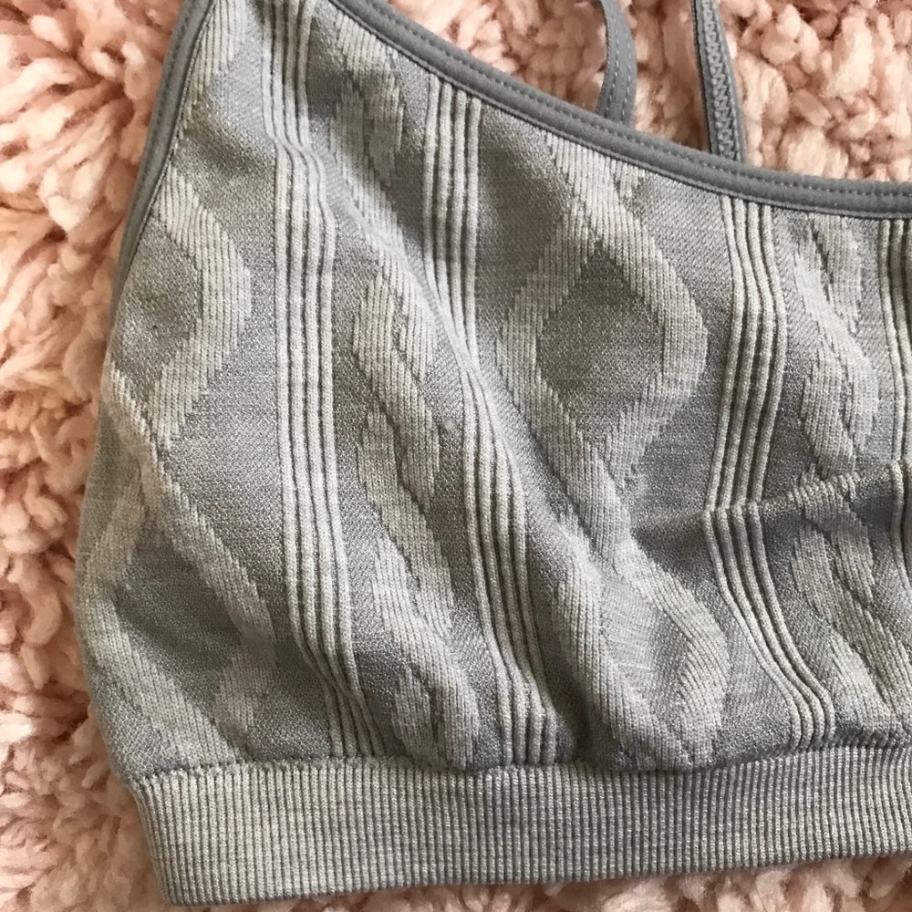 🛍VS Seamless Cable Print Bralette! - Picture 2 of 4